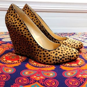 Banana Republic Sz8  Leopard Print Wedges.
